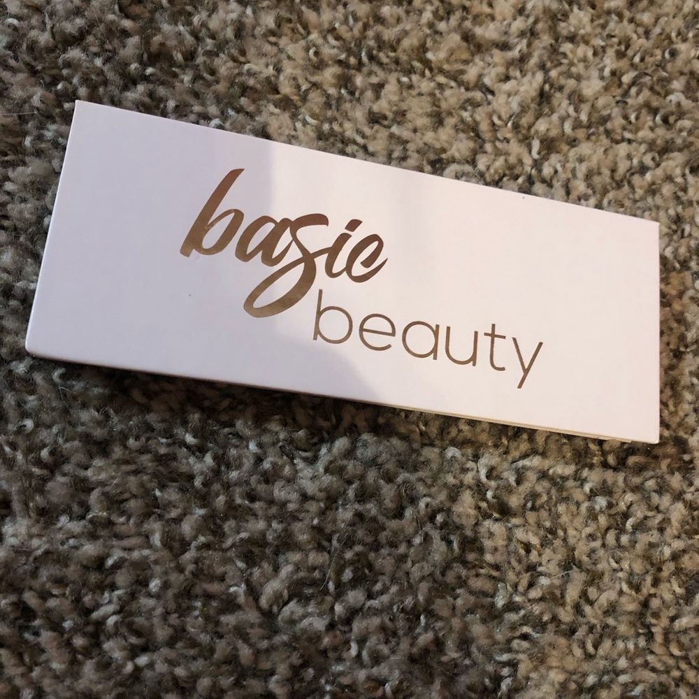 Basic Beauty Glowy AF